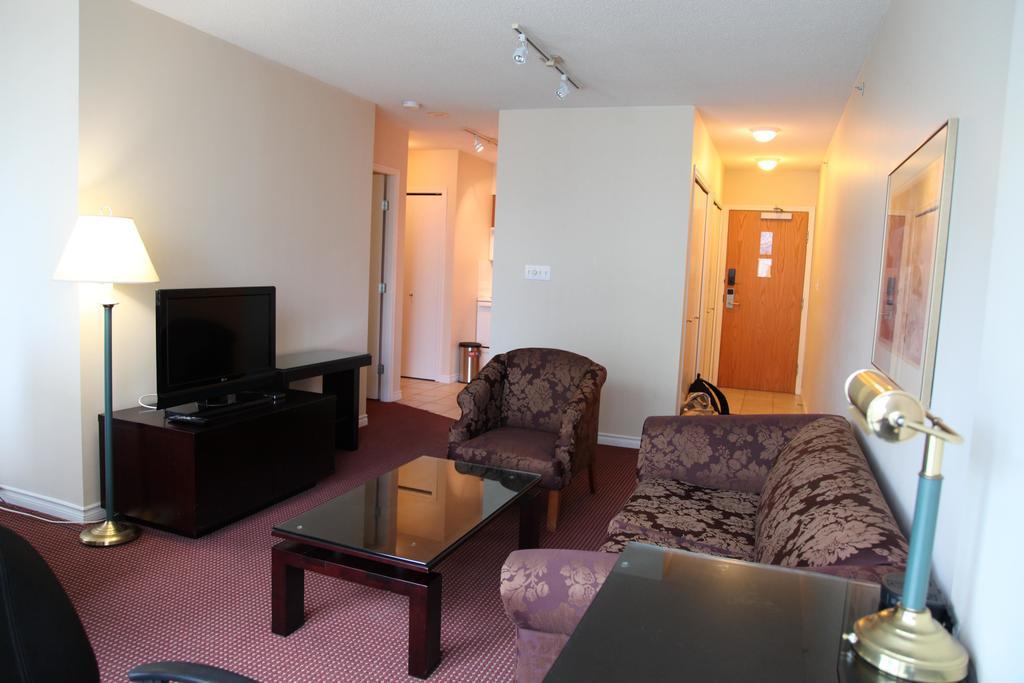 Vancouver Airport Condos Richmond Room photo